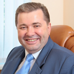 Поздравление члена Политисполкома Народной Партии, первого заместителя министра Социальной политики Украины Василия Надраги с Днем Конституции Украины